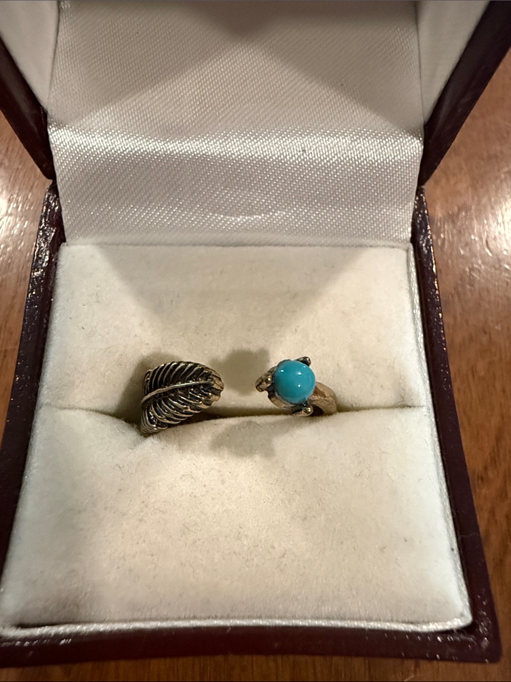 Vintage Adjustable Gold Tone Leaf and Turquoise Cabochon Ring